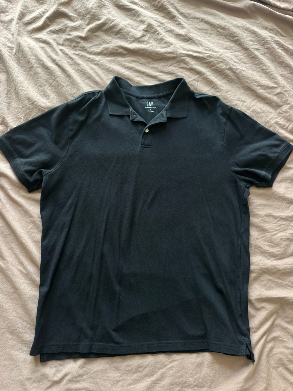 GAP Men's Black Polo Shirt - Short Sleeve Classic